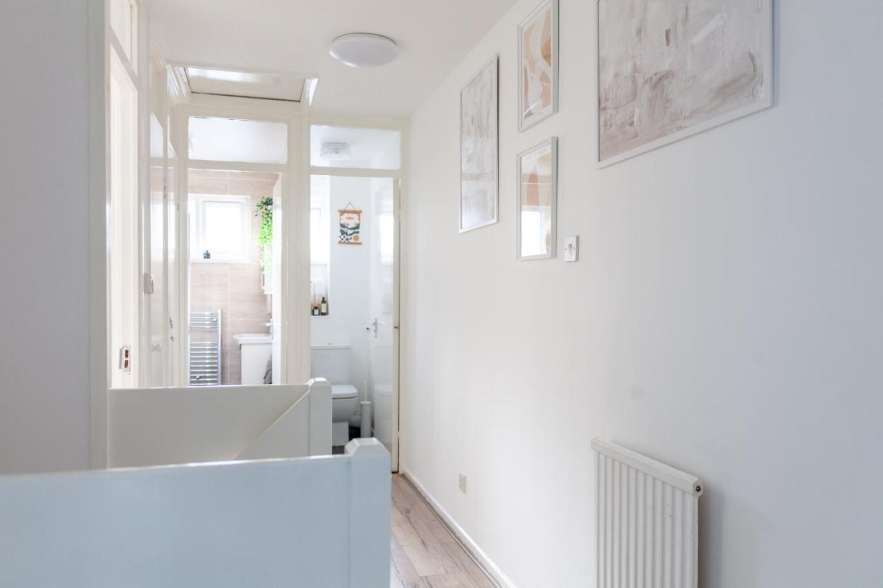 Arte Stays - 3-Bedroom Bright House London, Haggerston, Garden, Parking, 8 Min Walk To Haggerston Station, Weekly Or Monthly Stays, Serviced Accommodation - 7 Guests Ngoại thất bức ảnh