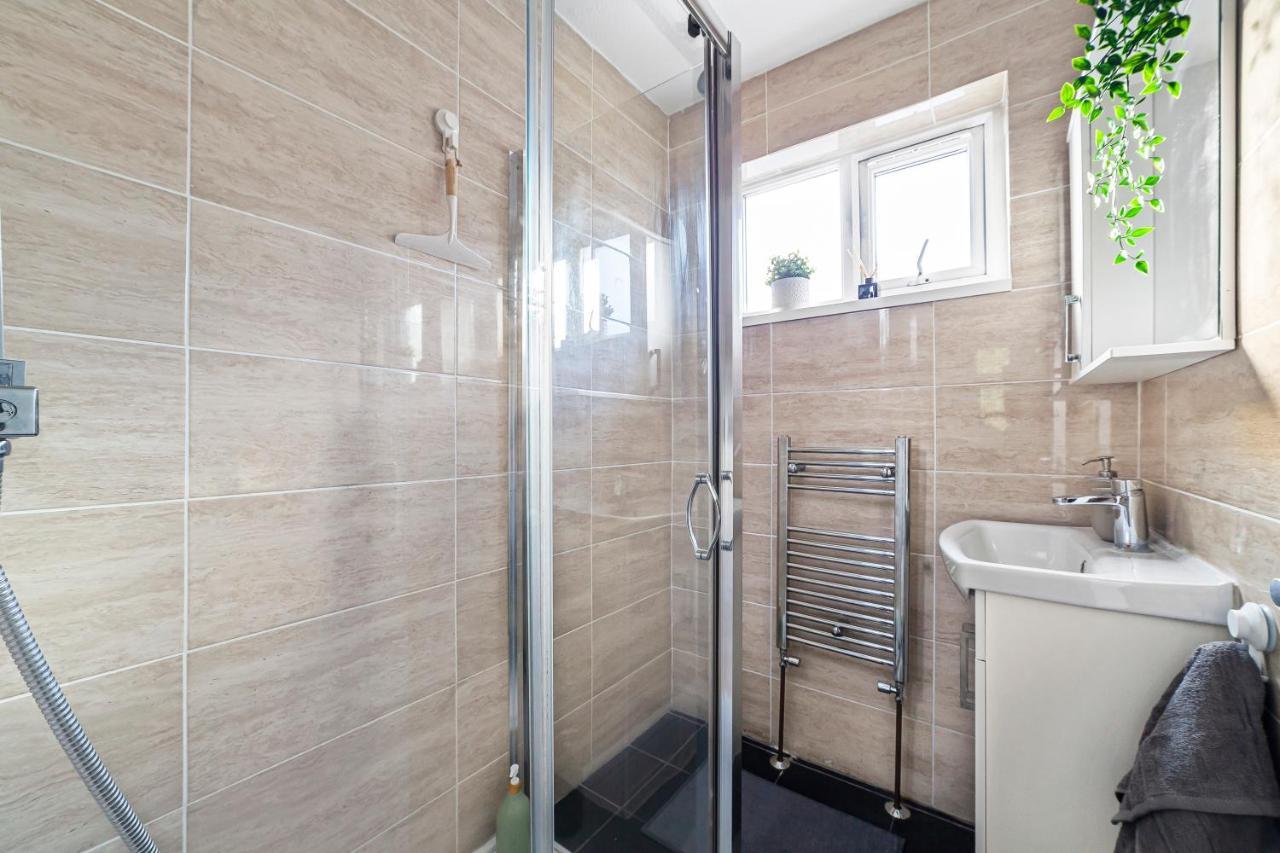 Arte Stays - 3-Bedroom Bright House London, Haggerston, Garden, Parking, 8 Min Walk To Haggerston Station, Weekly Or Monthly Stays, Serviced Accommodation - 7 Guests Ngoại thất bức ảnh